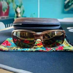 MAUI JIM BLUE WATER SUNGLASSES 😎